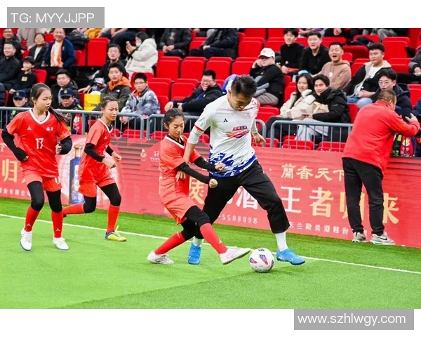 退役足球明星展现跑步风采高清视频回顾精彩瞬间