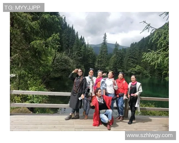 足球明星与成龙亲密互动现场揭秘精彩瞬间与友谊之旅